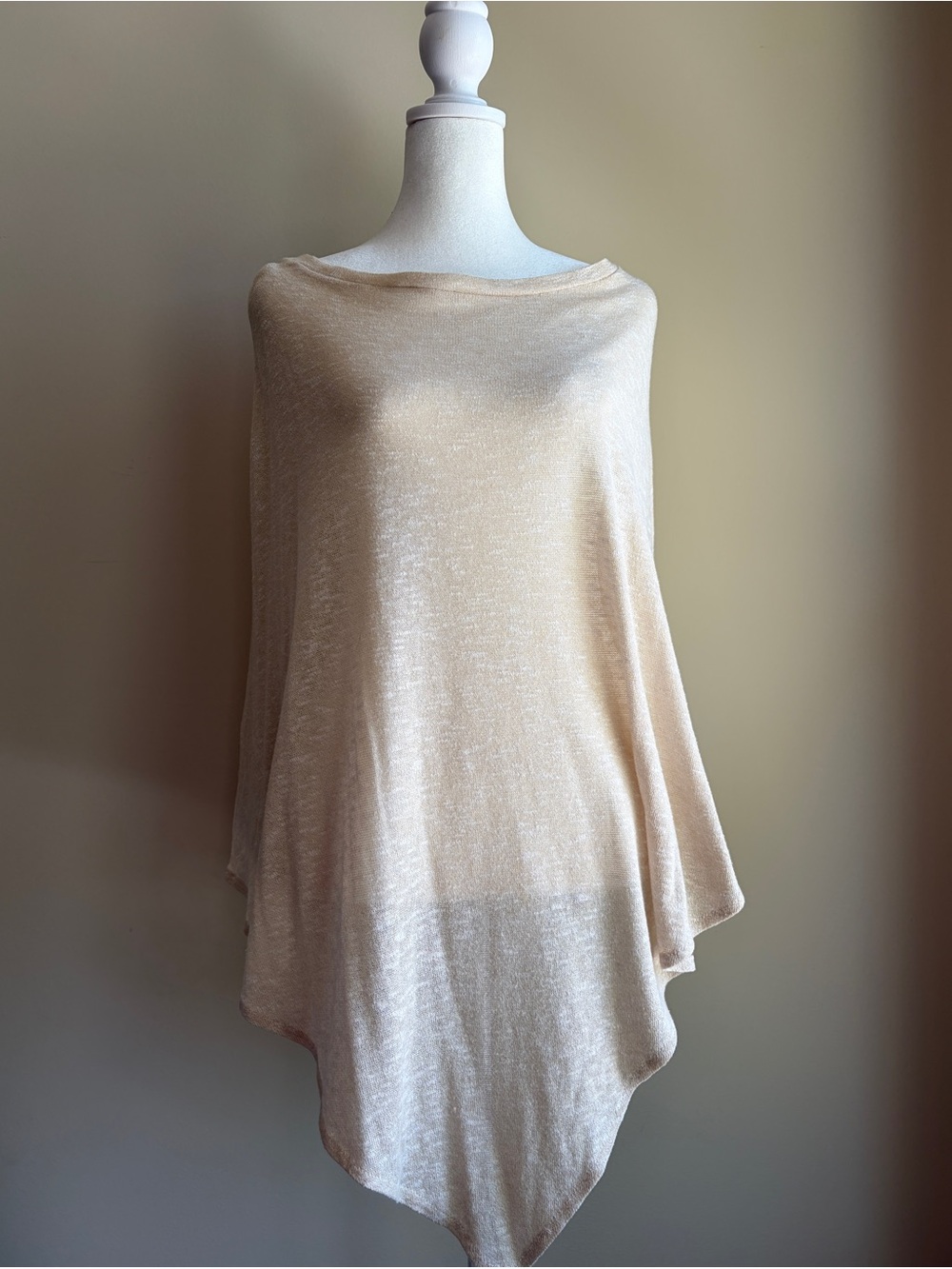 Cejon Women's Cream Sheer Strapless Asymmetrical Handkerchief Hem Shrug
